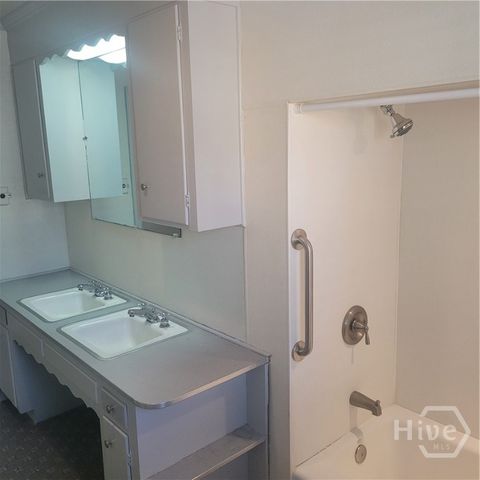 4620 Lansdowne Street, Savannah, GA 31405