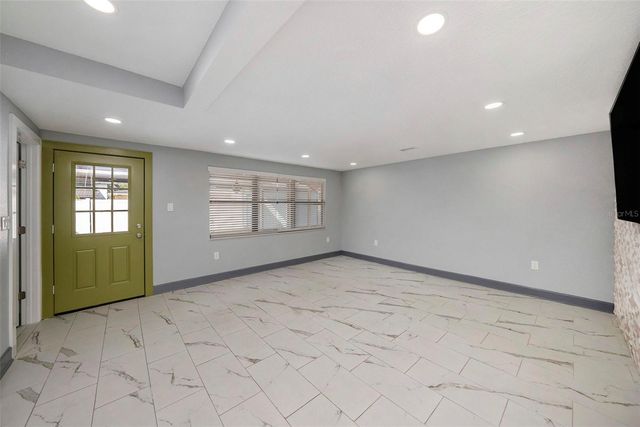 1713 W SAINT ISABEL STREET, Tampa, FL 33607