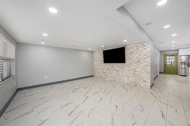 1713 W SAINT ISABEL STREET, Tampa, FL 33607