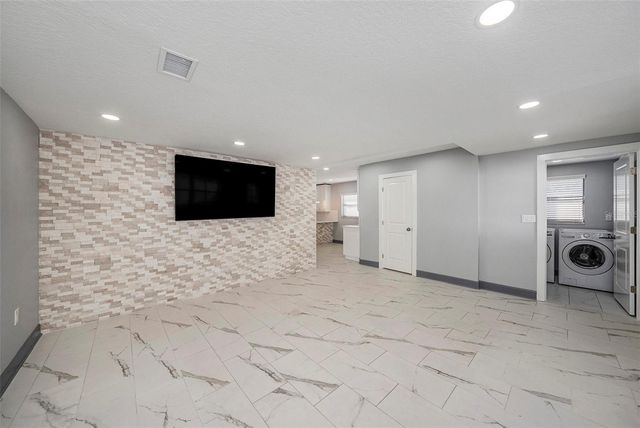 1713 W SAINT ISABEL STREET, Tampa, FL 33607