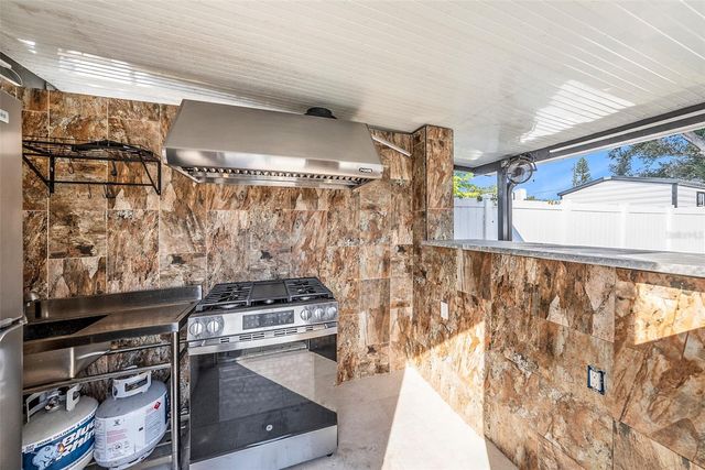 1713 W SAINT ISABEL STREET, Tampa, FL 33607