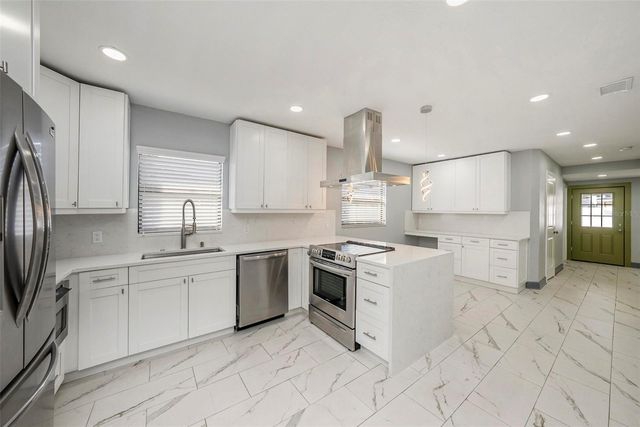 1713 W SAINT ISABEL STREET, Tampa, FL 33607