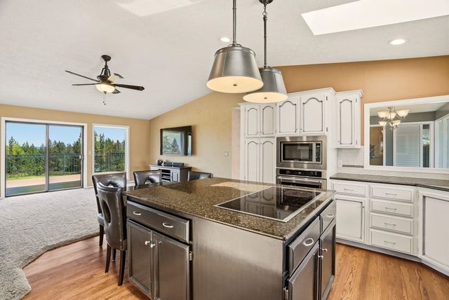 7217 E UHLIG Rd, Spokane, WA 99217