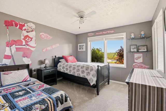 7217 E UHLIG Rd, Spokane, WA 99217