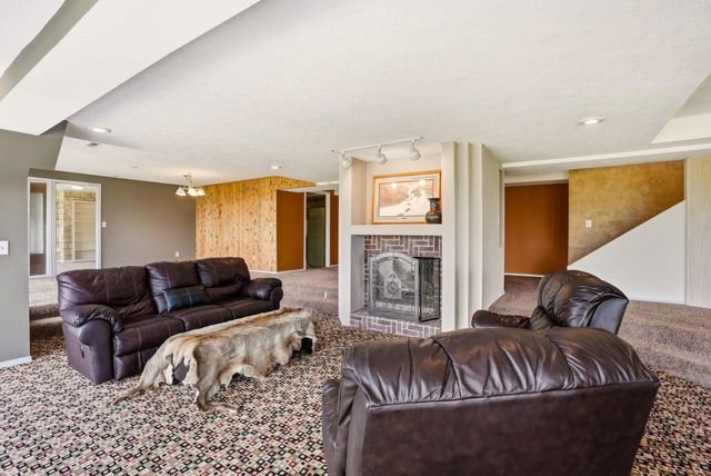 7217 E UHLIG Rd, Spokane, WA 99217
