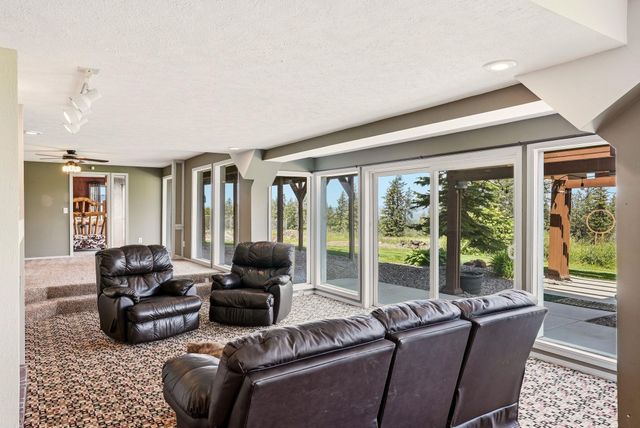 7217 E UHLIG Rd, Spokane, WA 99217