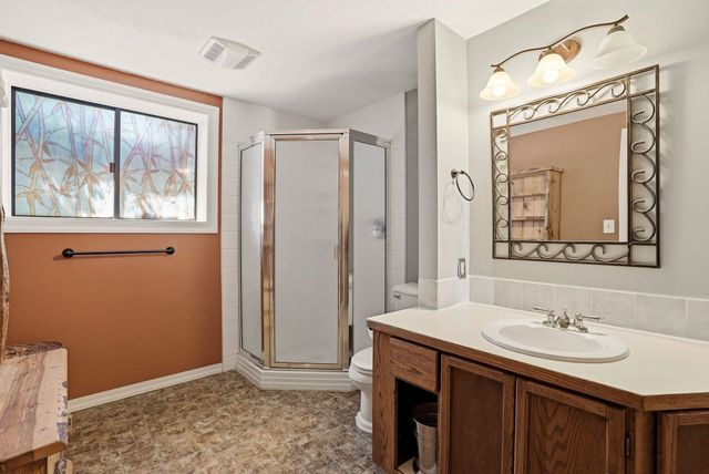 7217 E UHLIG Rd, Spokane, WA 99217