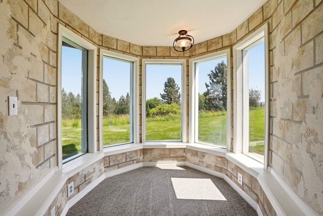 7217 E UHLIG Rd, Spokane, WA 99217