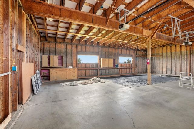 7217 E UHLIG Rd, Spokane, WA 99217