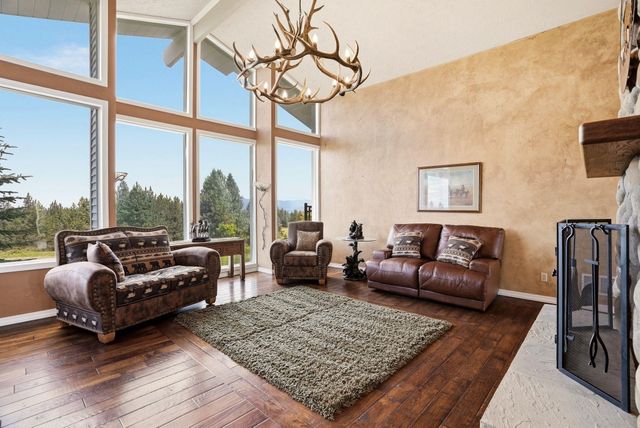 7217 E UHLIG Rd, Spokane, WA 99217