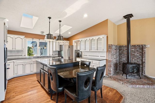 7217 E UHLIG Rd, Spokane, WA 99217