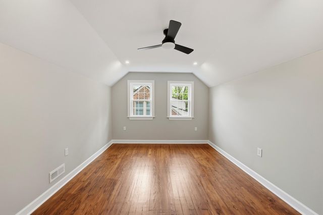 512 Rosemont Garden, Lexington, KY 40503