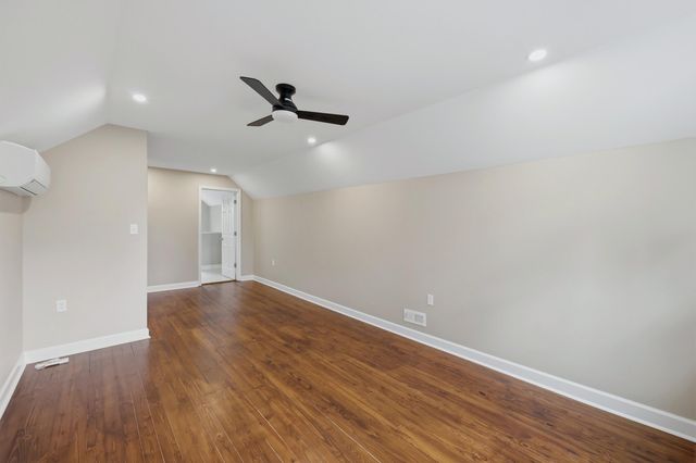 512 Rosemont Garden, Lexington, KY 40503