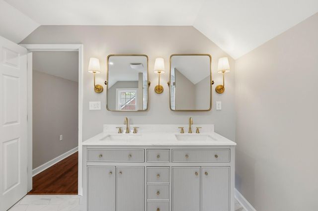 512 Rosemont Garden, Lexington, KY 40503