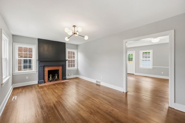 512 Rosemont Garden, Lexington, KY 40503
