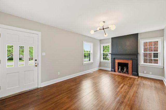 512 Rosemont Garden, Lexington, KY 40503