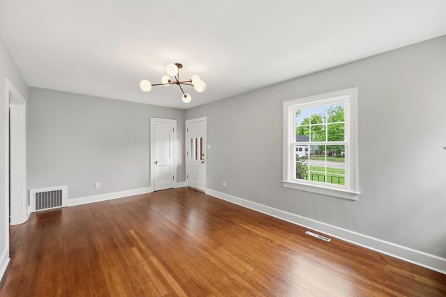512 Rosemont Garden, Lexington, KY 40503