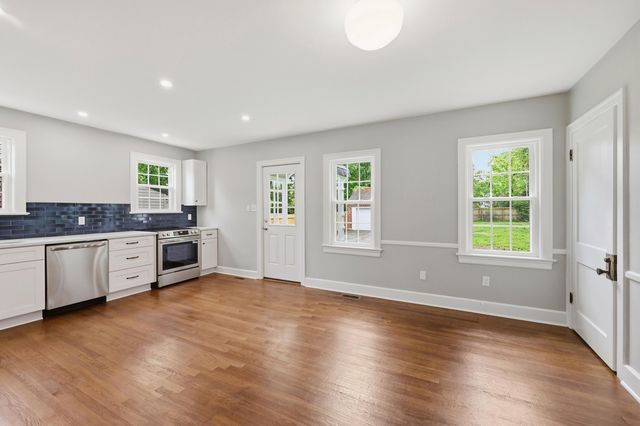 512 Rosemont Garden, Lexington, KY 40503