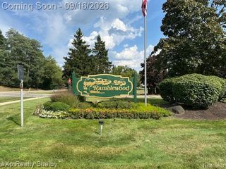 29823 Indian Trail 105, Farmington Hills, MI 48331