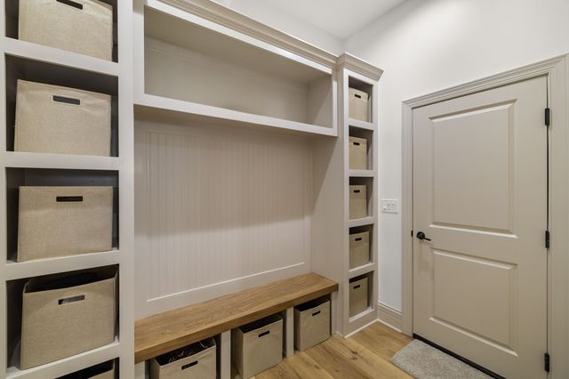 4232 Westgate Parkway, Clive, IA 50325