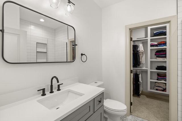 4232 Westgate Parkway, Clive, IA 50325