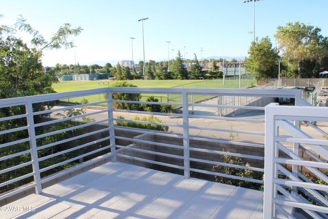 3324 W Avenue J10 Upstair Unit, Lancaster, CA 93536