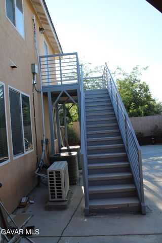 3324 W Avenue J10 Upstair Unit, Lancaster, CA 93536