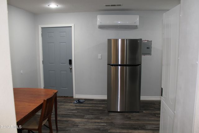 3324 W Avenue J10 Upstair Unit, Lancaster, CA 93536