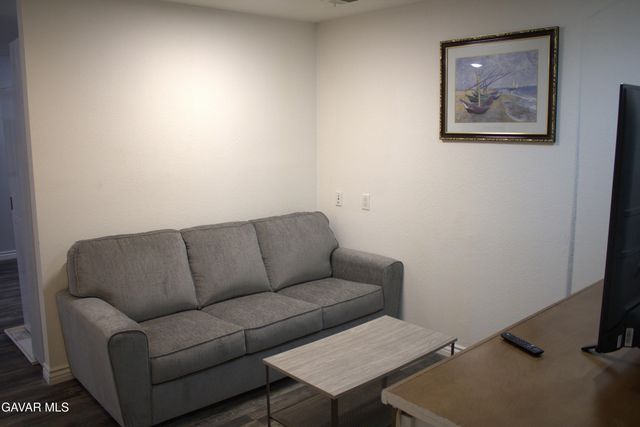 3324 W Avenue J10 Upstair Unit, Lancaster, CA 93536