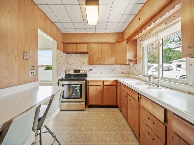 4N365 9th Avenue, Addison, IL 60101
