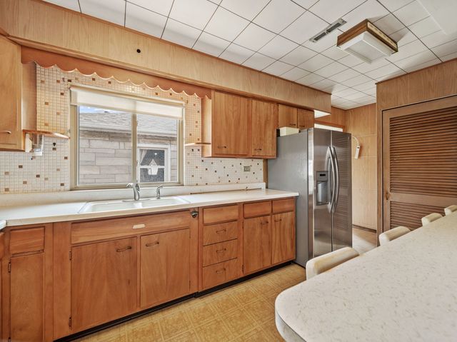 4N365 9th Avenue, Addison, IL 60101