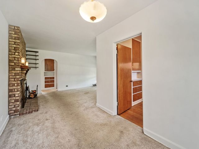 4N365 9th Avenue, Addison, IL 60101