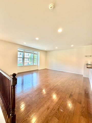 38 Neri Drive, Schaumburg, IL 60194