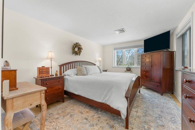 12 Heather Court, Nashua, NH 03062