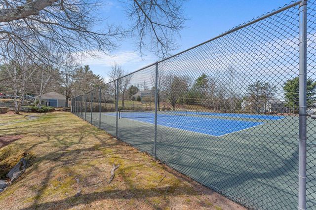 12 Heather Court, Nashua, NH 03062