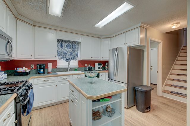 1016 Maidstone Drive, Summerville, SC 29483