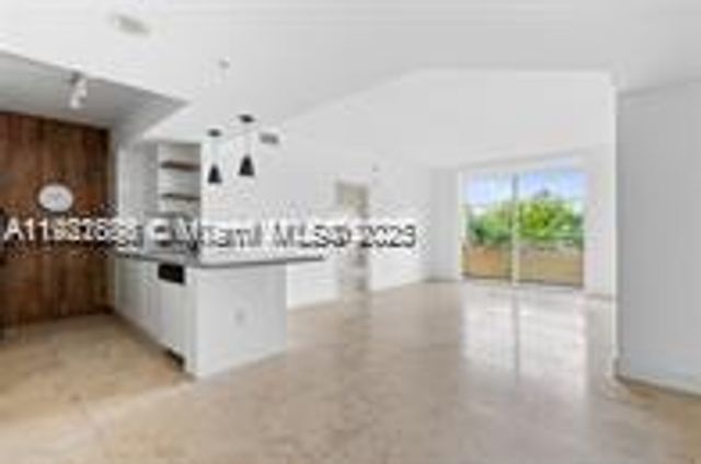 2775 NE 187th St 312, Aventura, FL 33180