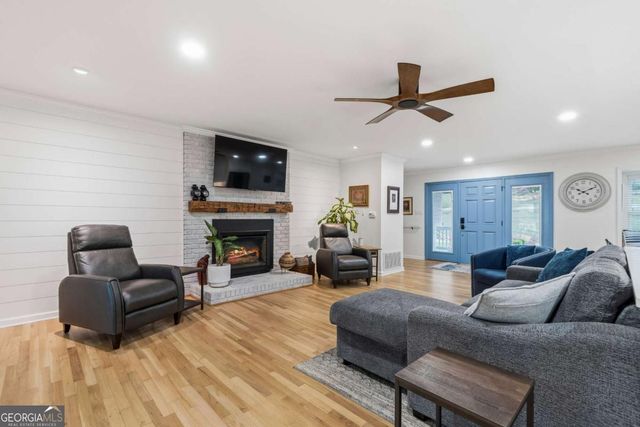 135 E Lakeview Drive NE, Milledgeville, GA 31061