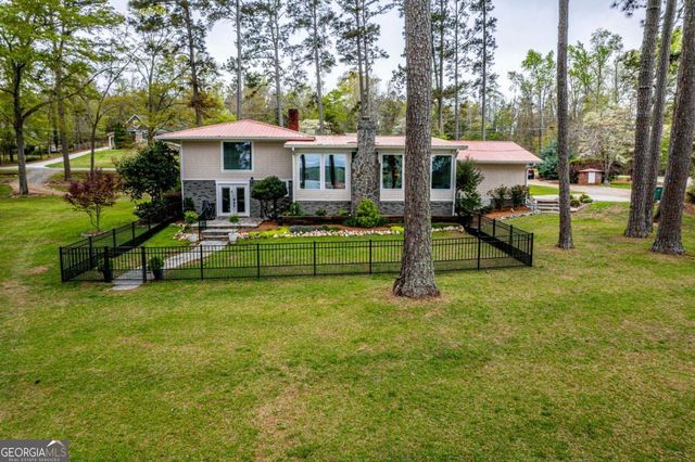 135 E Lakeview Drive NE, Milledgeville, GA 31061