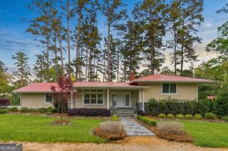 135 E Lakeview Drive NE, Milledgeville, GA 31061