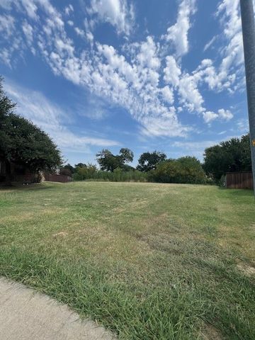 647 Three Tee Court, Grand Prairie, TX 75052
