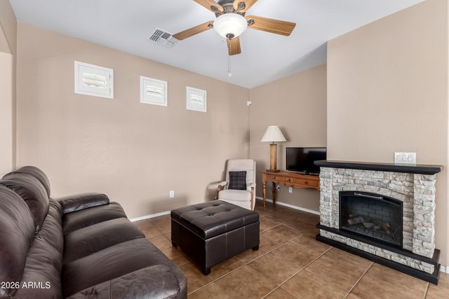 2877 E VIRGINIA Street, Gilbert, AZ 85296