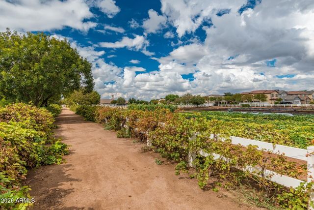 2877 E VIRGINIA Street, Gilbert, AZ 85296