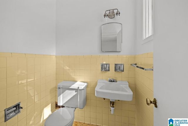 9805 RED MILL ROAD, Birmingham, AL 35215