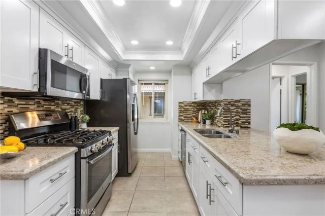 25183 Oak Canyon, Lake Forest, CA 92630