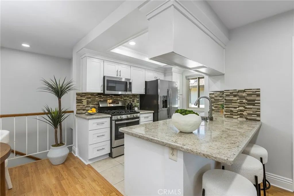 25183 Oak Canyon, Lake Forest, CA 92630