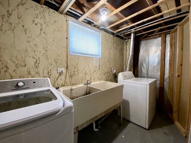 1238 E 166th Street, South Holland, IL 60473