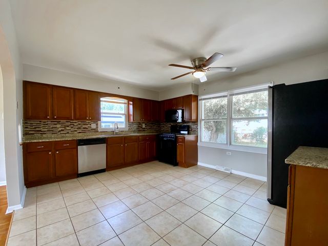 1238 E 166th Street, South Holland, IL 60473