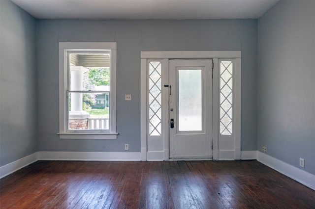 1804 Lipscomb Street, Fort Worth, TX 76110