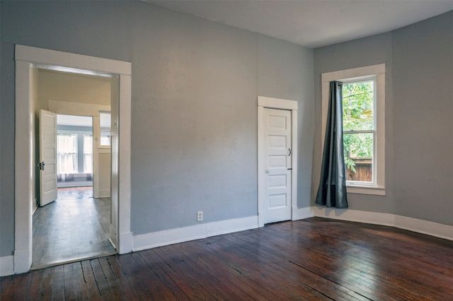 1804 Lipscomb Street, Fort Worth, TX 76110